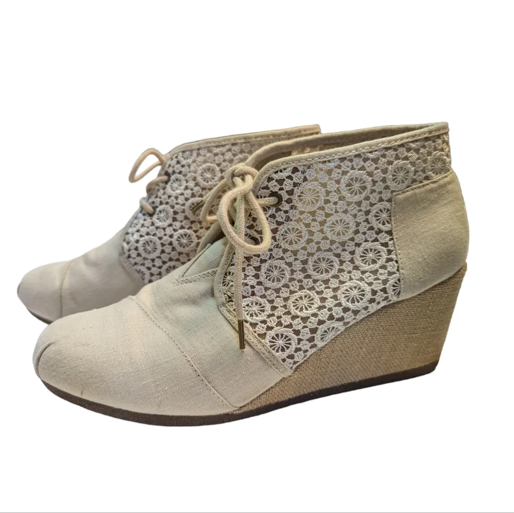 BOBS From Skechers High Note Rocket Wedges‎ with Crocheted Insert Size 10